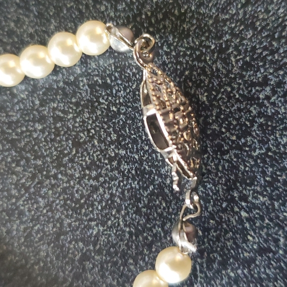 Baby pearl fashion bracelet. - Picture 4 of 10